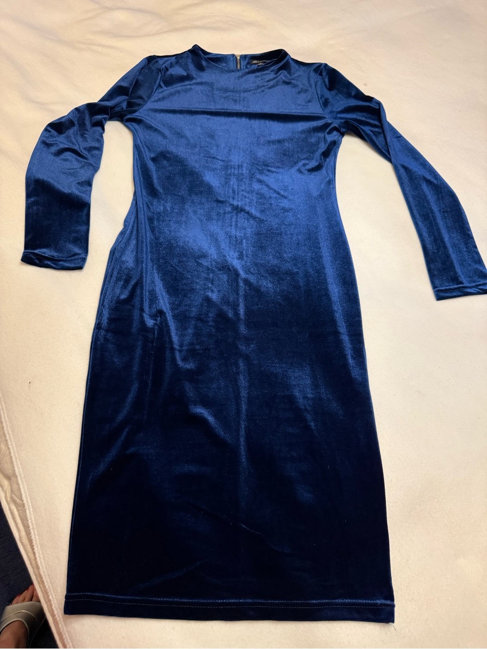 Shinestar Long Sleeve Velvet Sheath Dress in Navy Blue